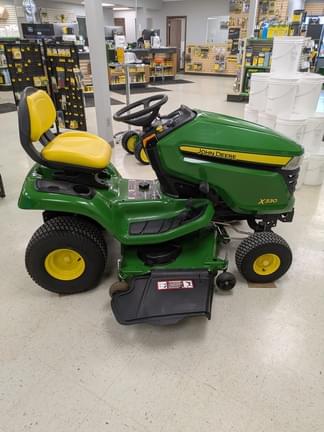 Image of John Deere X330 equipment image 3