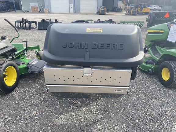 Image of John Deere X330 equipment image 4