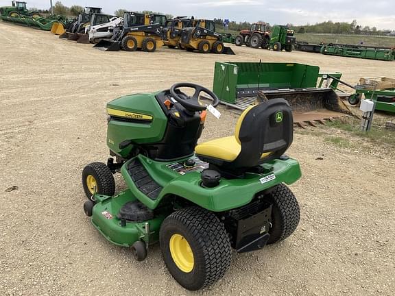 Image of John Deere X330 equipment image 3