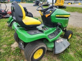 Image of John Deere X330 equipment image 3