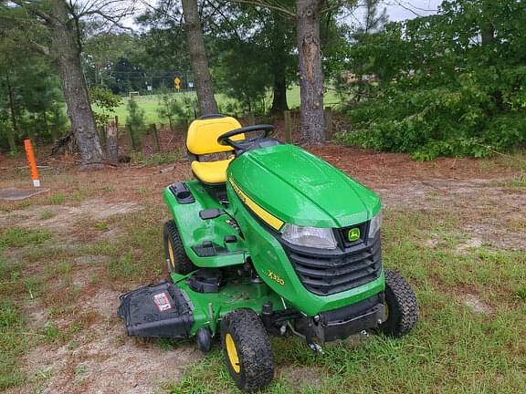 Image of John Deere X330 equipment image 1