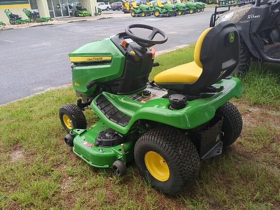 Image of John Deere X330 equipment image 2