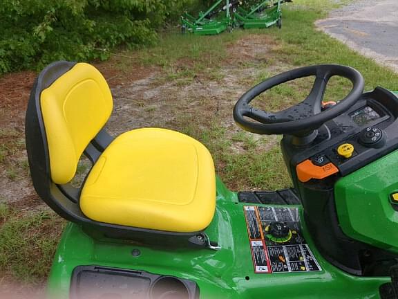 Image of John Deere X330 equipment image 4