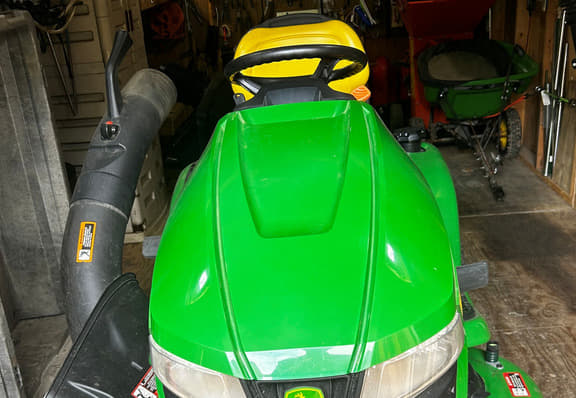 Image of John Deere X330 equipment image 4