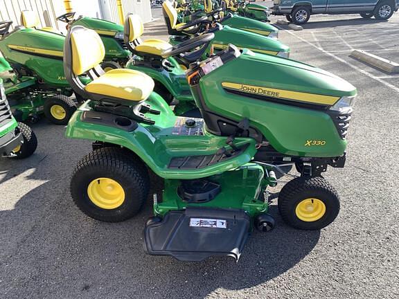 Image of John Deere X330 equipment image 1