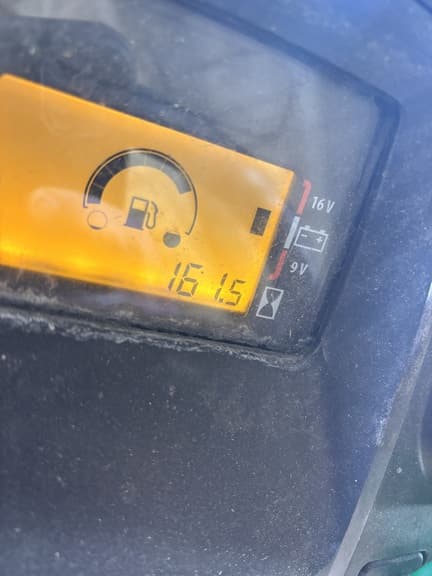 Image of John Deere X330 equipment image 4