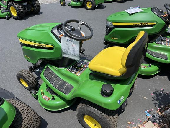 Image of John Deere X330 equipment image 3