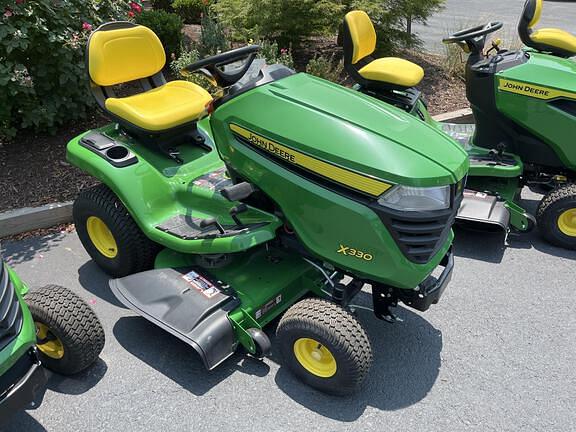 Image of John Deere X330 equipment image 1