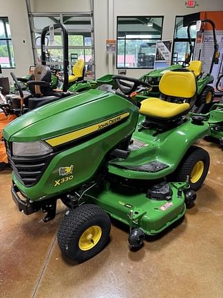 Image of John Deere X330 equipment image 1