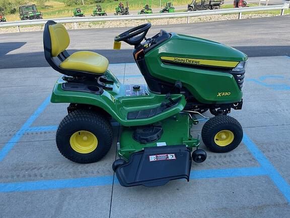 Image of John Deere X330 equipment image 1