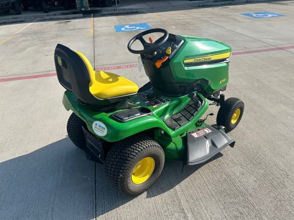 Image of John Deere X330 equipment image 2