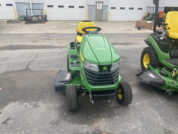 Image of John Deere X330 equipment image 3