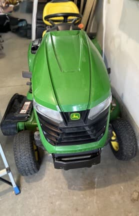 Image of John Deere X330 equipment image 1