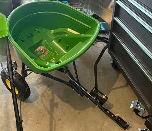 Image of John Deere X330 equipment image 4