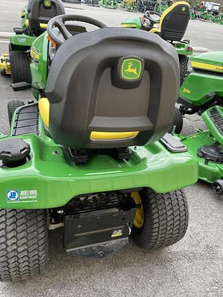 Image of John Deere X330 equipment image 3