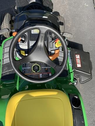 Image of John Deere X330 equipment image 3