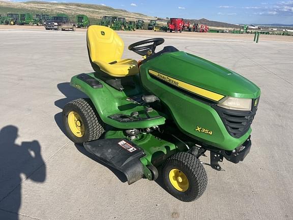 Image of John Deere X354 equipment image 1