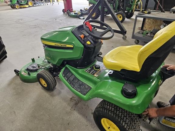 Image of John Deere X370 equipment image 1