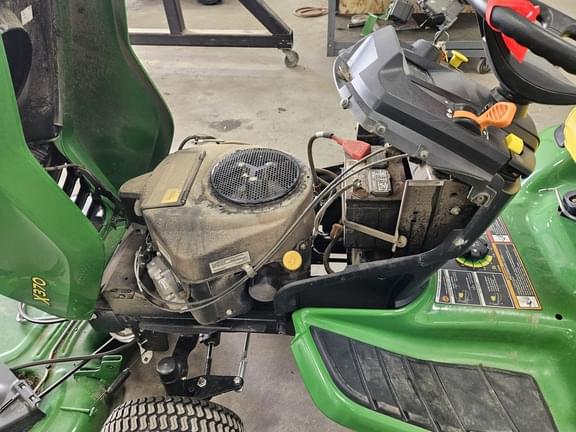 Image of John Deere X370 equipment image 4