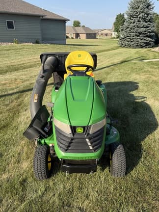 Image of John Deere X370 equipment image 3