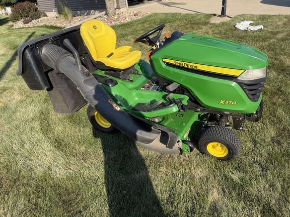 2023 John Deere X370 Equipment Image0