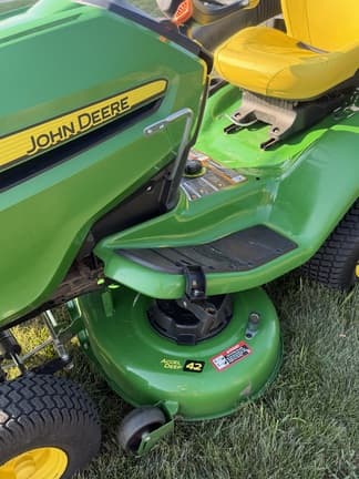 Image of John Deere X370 equipment image 4