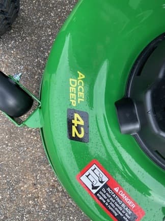 Image of John Deere X370 equipment image 4