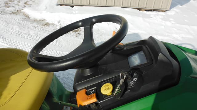 Image of John Deere X370 equipment image 4