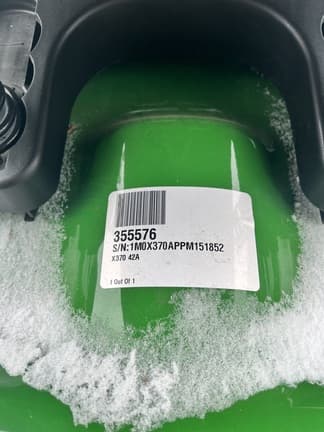 Image of John Deere X370 equipment image 4