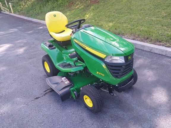 Main image John Deere X370