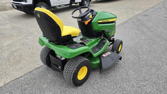 Image of John Deere X370 equipment image 4