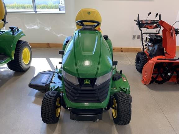 Image of John Deere X380 equipment image 1