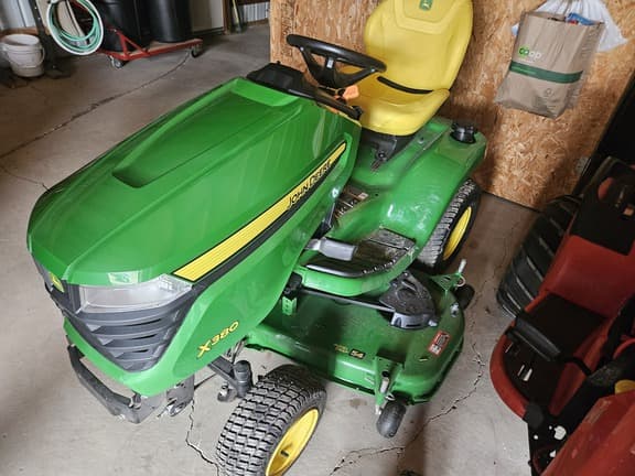 Image of John Deere X380 equipment image 1