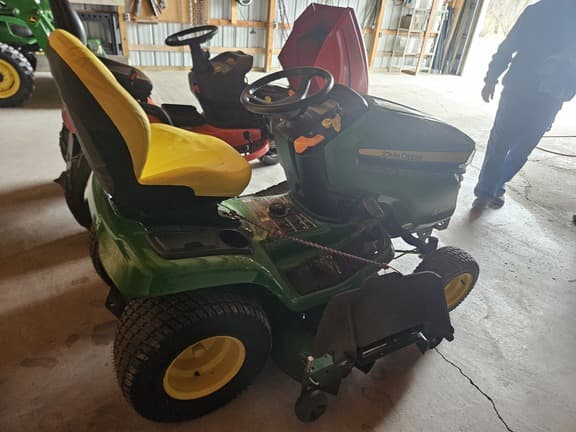 Image of John Deere X380 equipment image 4