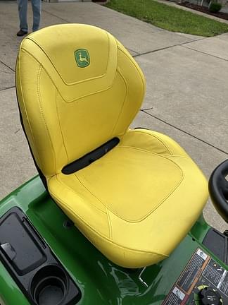 Image of John Deere X380 equipment image 4