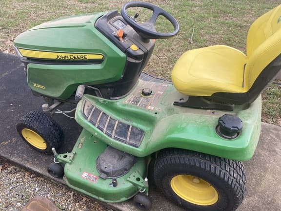 Image of John Deere X380 equipment image 4