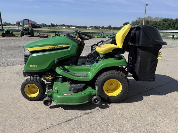 Image of John Deere X380 equipment image 3