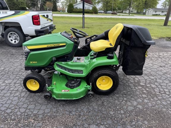 Image of John Deere X380 equipment image 3