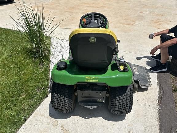 Image of John Deere X380 equipment image 3