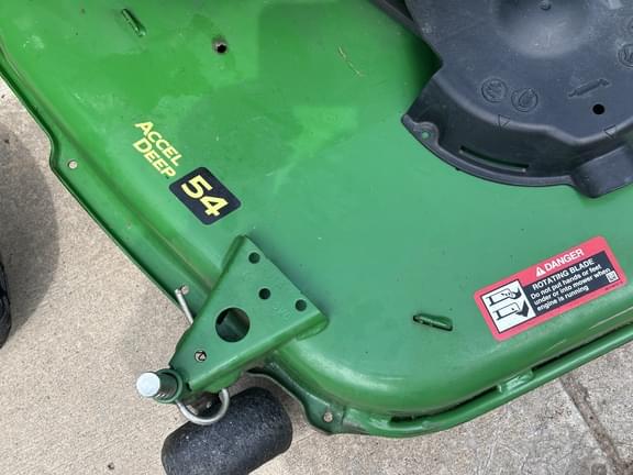 Image of John Deere X380 equipment image 1