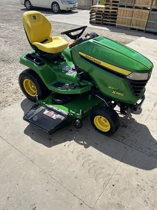 Image of John Deere X380 equipment image 1
