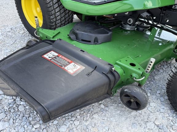 Image of John Deere X380 equipment image 4