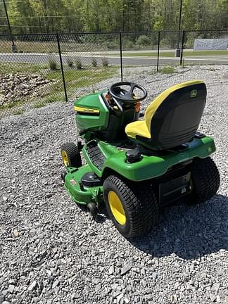 Image of John Deere X380 equipment image 3