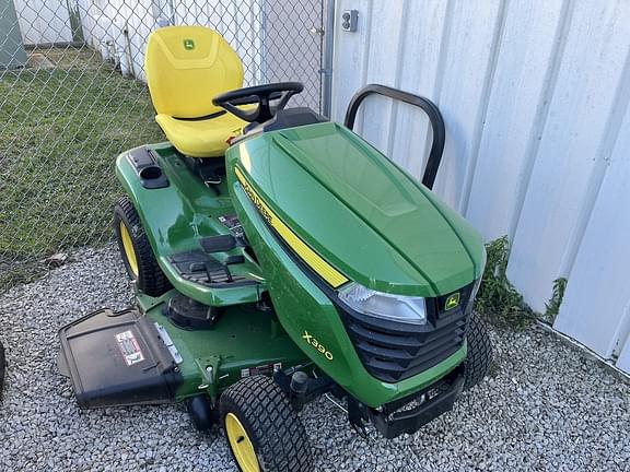 Image of John Deere X390 equipment image 1