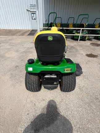 Image of John Deere X390 equipment image 4