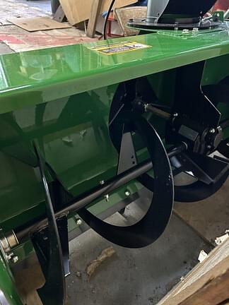 Image of John Deere X390 equipment image 4