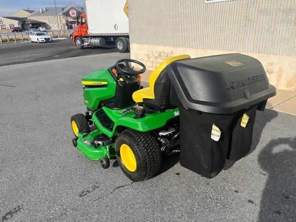 Image of John Deere X390 equipment image 4