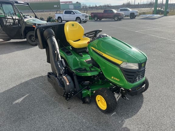 Image of John Deere X390 equipment image 2