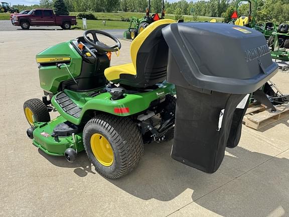 Image of John Deere X390 equipment image 4