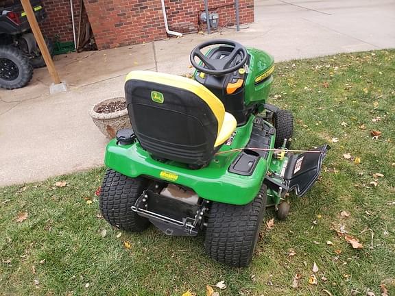 Image of John Deere X390 equipment image 4